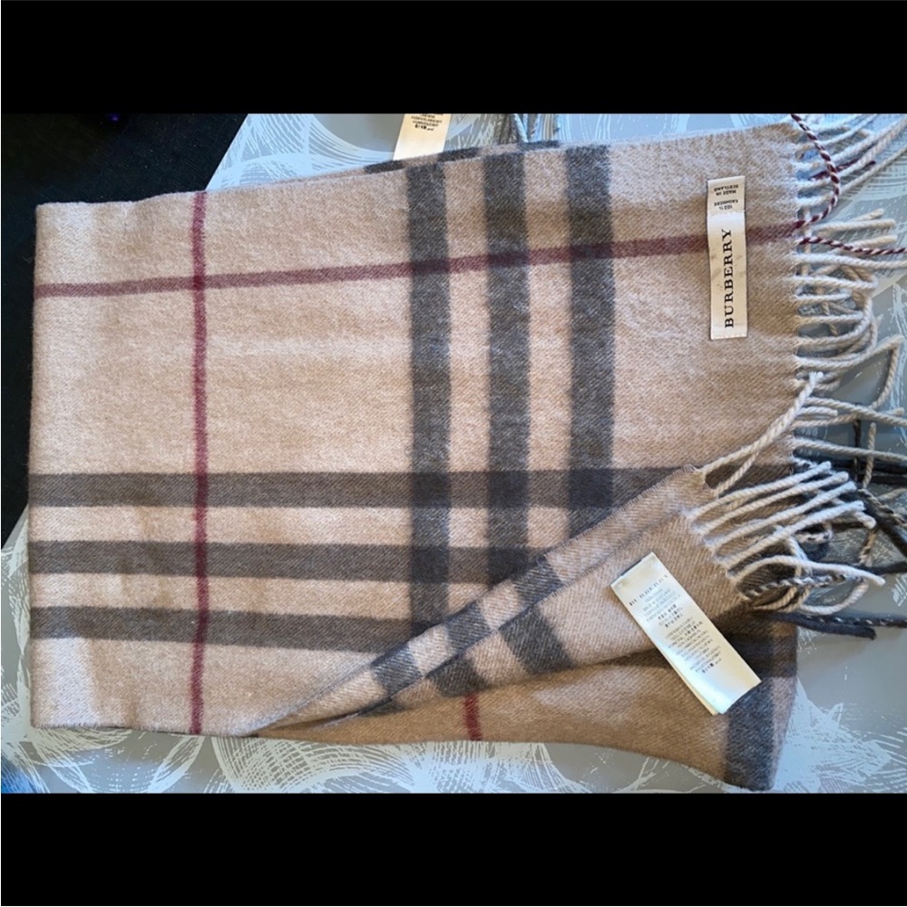 BURBERRY SCARF SALE - Picture 14 of 16